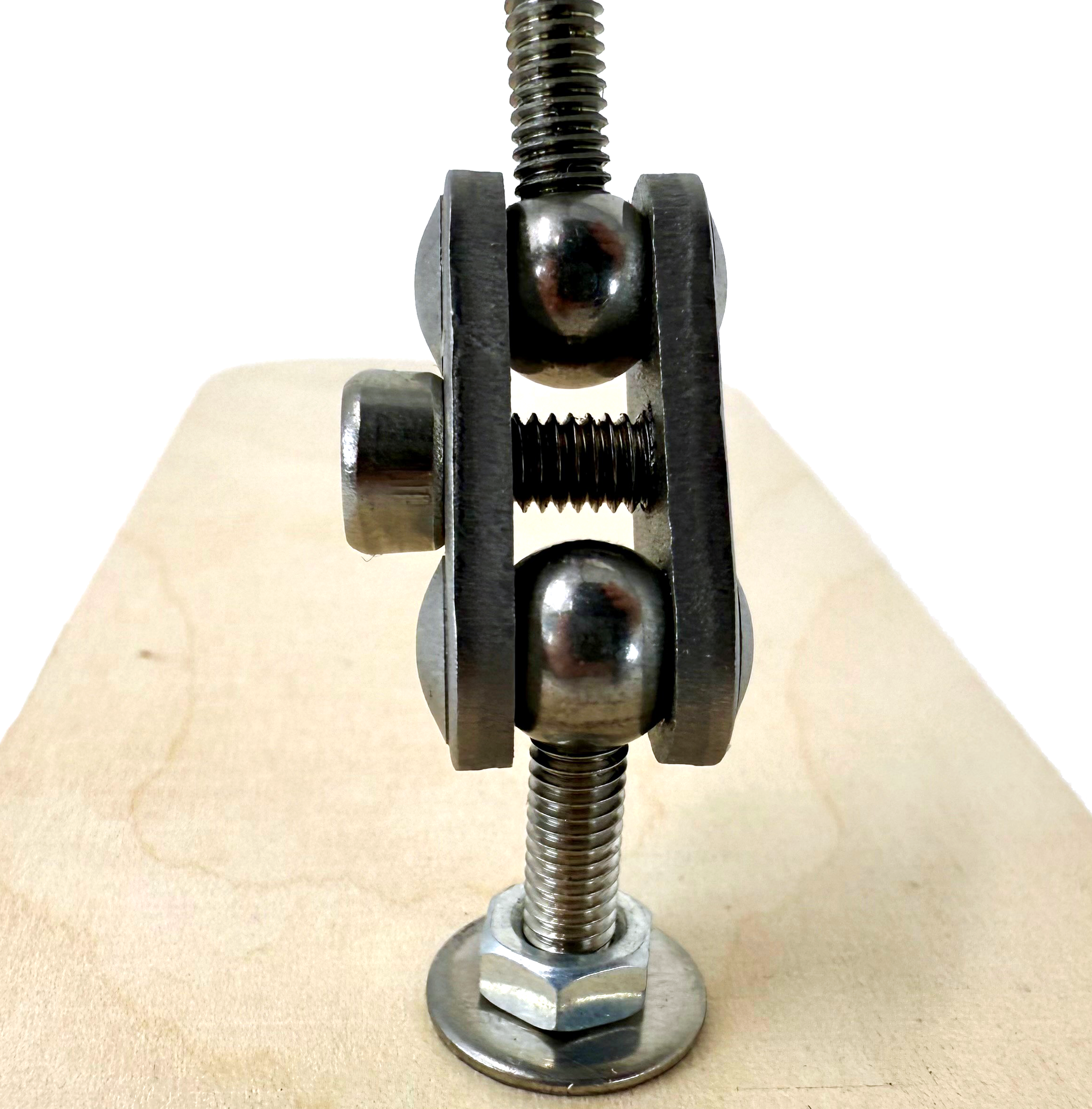 Ball and Socket Joint on the Standard Rigging System.