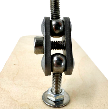 Ball and Socket Joint on the Standard Rigging System.